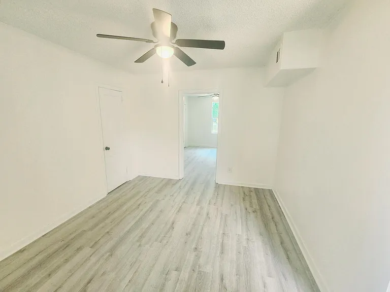 Room (could be used as a 3rd bedroom)