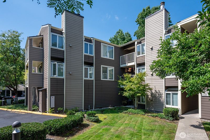 5th image of 7350 W Lake Sammamish Parkway #3-302
