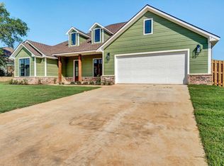 16213 Clear View Dr, Lindale, TX 75771