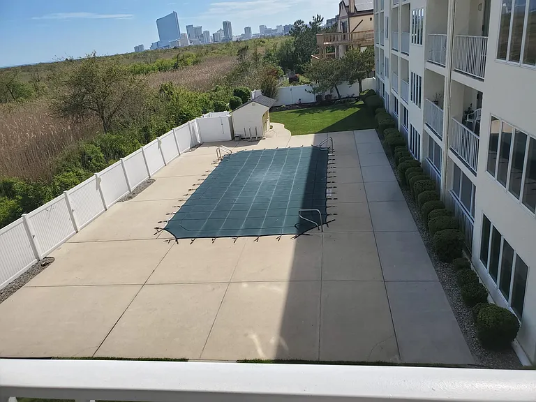 4600 W Brigantine Ave #305 — Photo 5