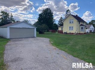 230 W Railroad St, Roseville, IL