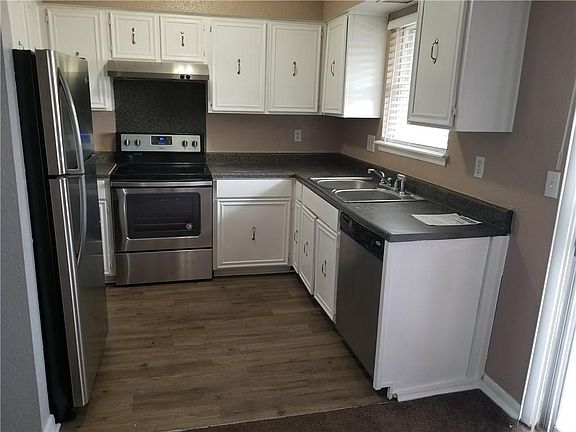 2nd image of 2164 W Brooks St APT D