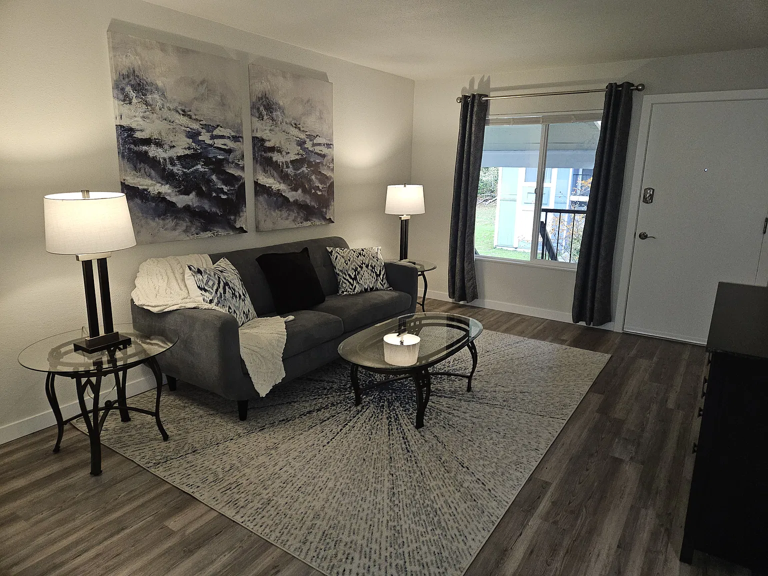 2 bed, 800 sqft, $2,800 — Photo 2
