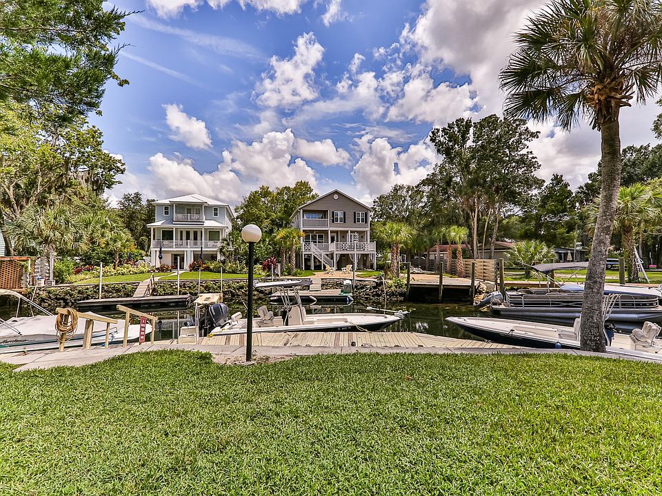 1st image of 1637 SE Paradise Cir W