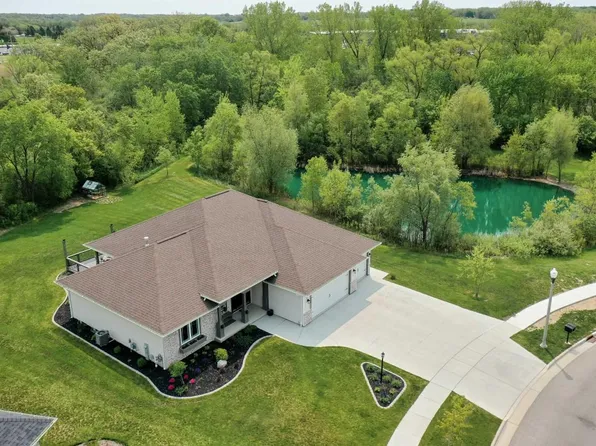 1439 Meadow Wood ROAD, Burlington, WI 53105