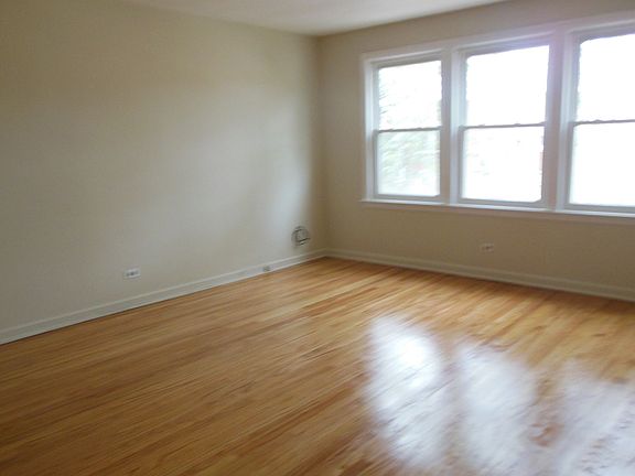 2nd image of 6620 N Seeley Ave #2n