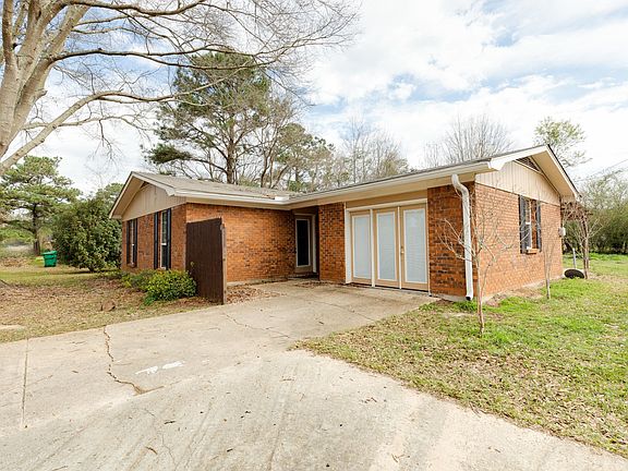 15 Trailwood Cir