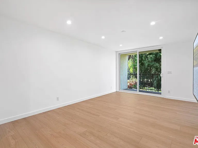 23901 Civic Center Way #126B — Photo 4