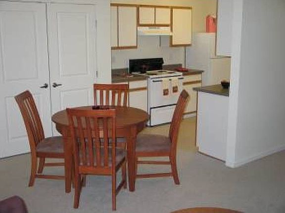 DINING/KITCHEN