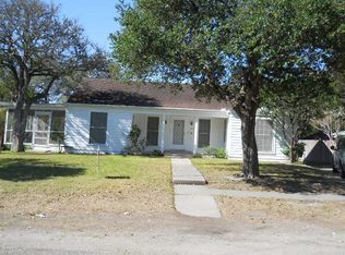 606 Power St, Refugio, TX 78377