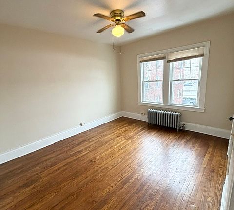 4th image of 1372 W 112th St #305