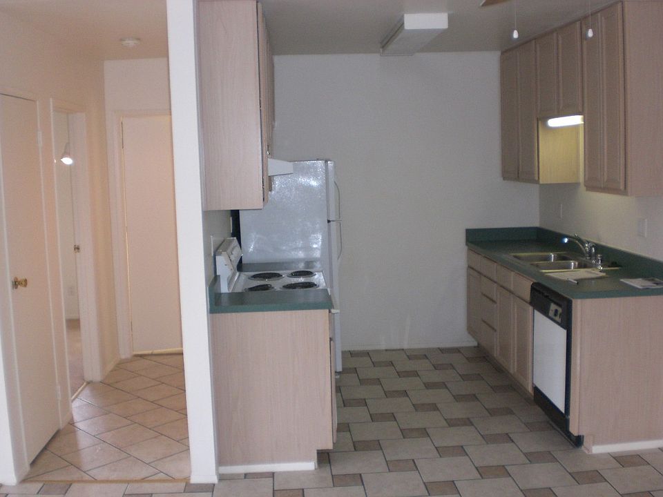 2nd image of 8220 Vincetta Dr Unit 60