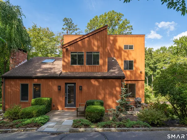 962 Moose Hill Road, Guilford, CT 06437