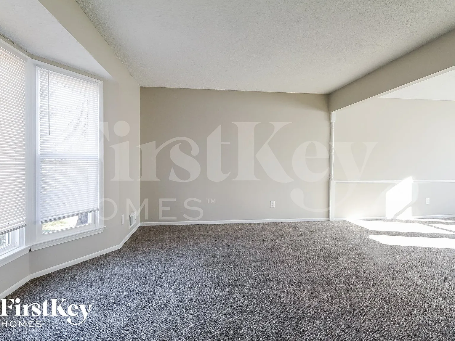 3 bed, 2.5 bath, 1984 sqft, $2,150 — Photo 3