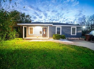 1409 N Breckenridge St, Ennis, TX 75119