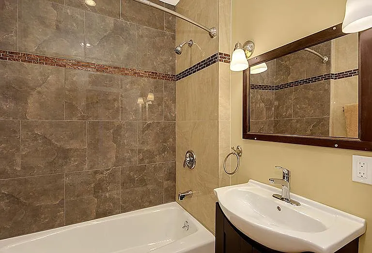639 W Emerson St #B — Photo 7