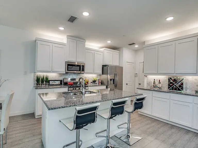 2724 Splendor Dr — Photo 9