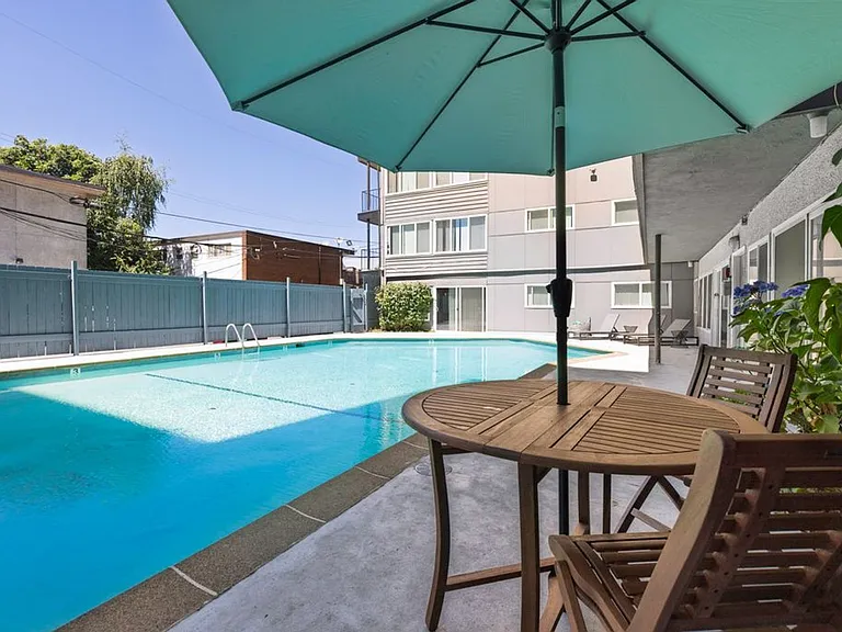 Cordova Apartments — Photo 57