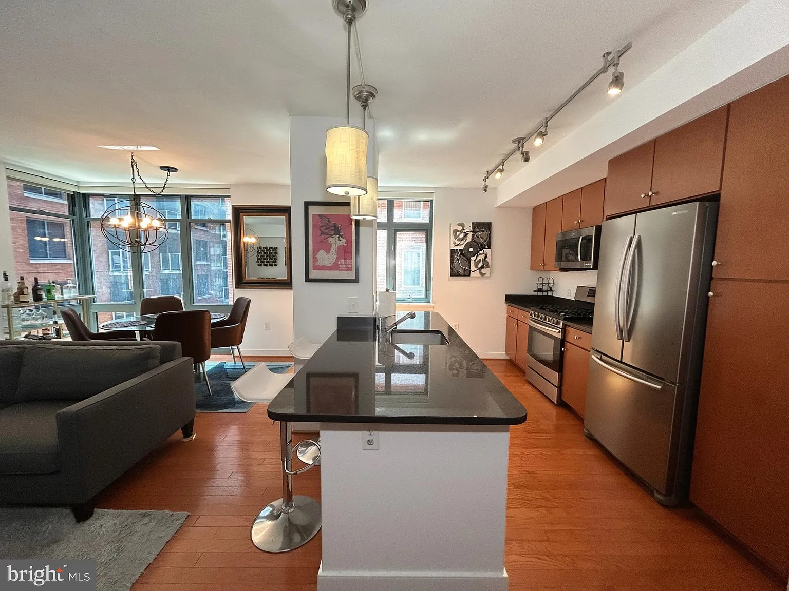 Quincy Court Condominium — Photo 2