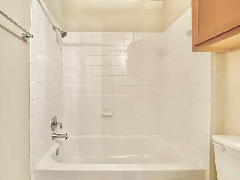 18524 Mammoth Cave Blvd #2 — Photo 24