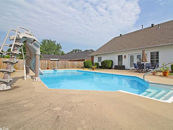 4th image of 2915 Turnberry Dr