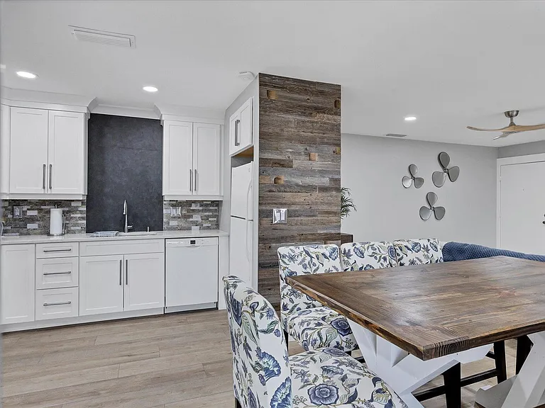 201 Airport Ave E #722 — Photo 12