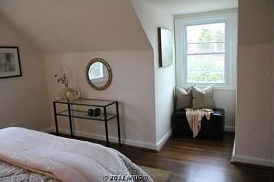 3rd image of 2516 Arlington Blvd