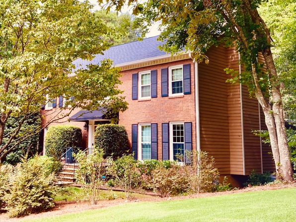 4330 Riverhill Ln NE