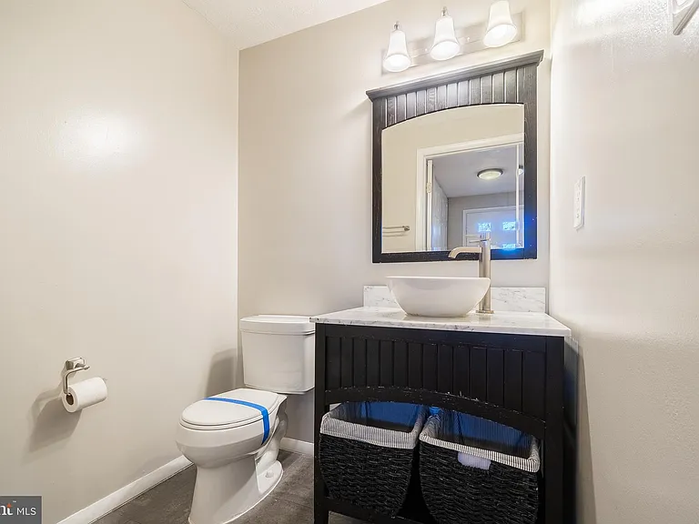 2911 Montauk Ct — Photo 4