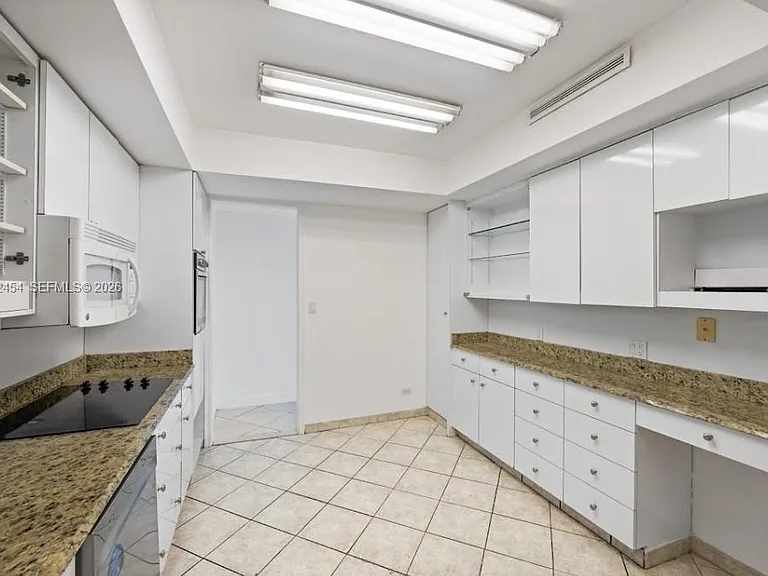 5055 Collins Ave #2K — Photo 7