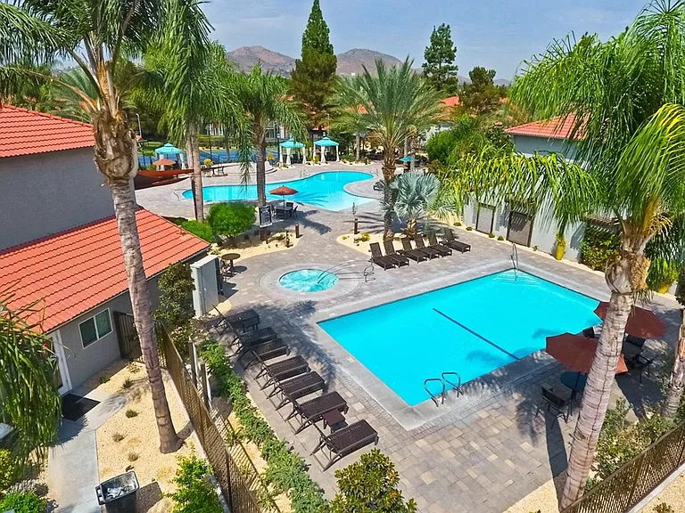 Corona Pointe Resort — Photo 101
