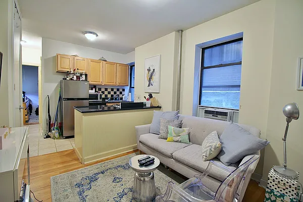 Rented by Julianna Realty Corp | media 14