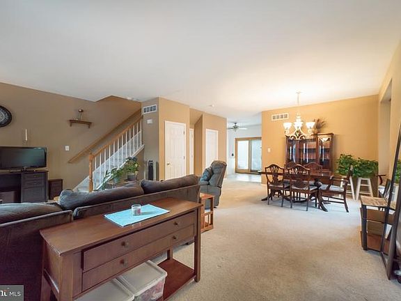 3rd image of 22 Steeplechase Cir