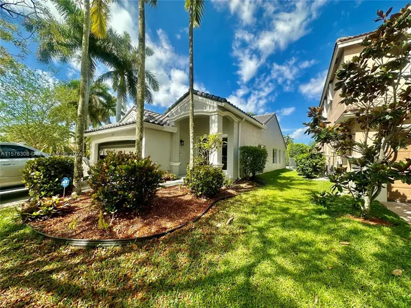 929 Phoenix Way, Fort Lauderdale, FL 33327