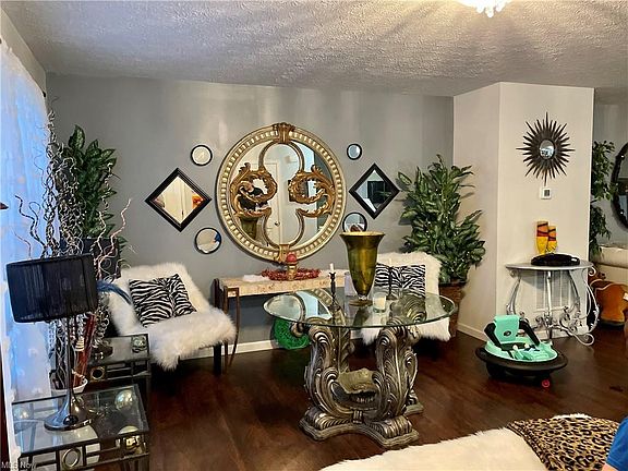 3rd image of 5105 Misty Glen Ln