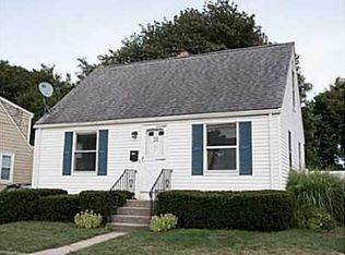 25 Glenwood Ave, Rumford, RI 02916