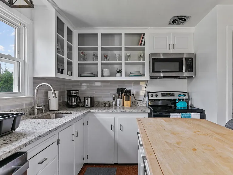 7 Casey Dr — Photo 8