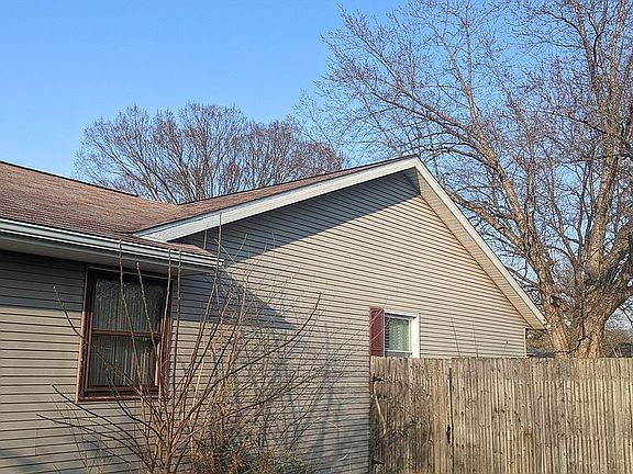 4th image of 59140 Melrose Pl