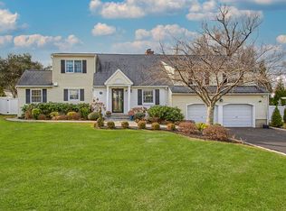 39 Ramona Ct, New Rochelle, NY 10804