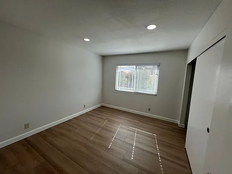 19806 Strathern St — Photo 26