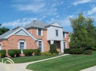 6053 James Pl, Troy, MI 48098