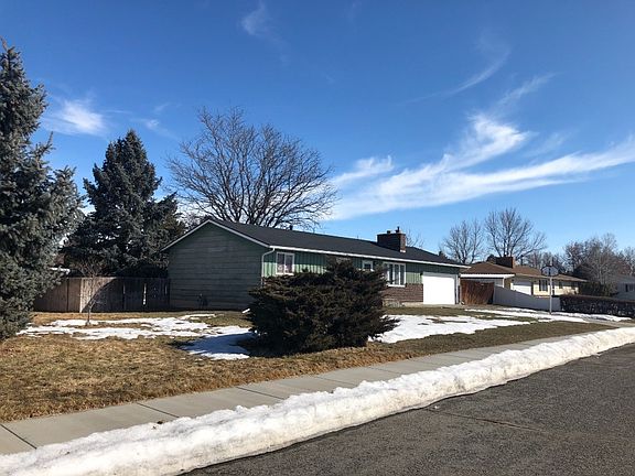 3rd image of 3013 Lampman Dr