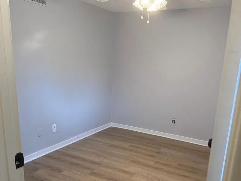 98 Lancelot Ln — Photo 29
