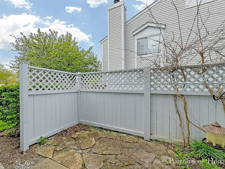 379 Gregory St — Photo 10