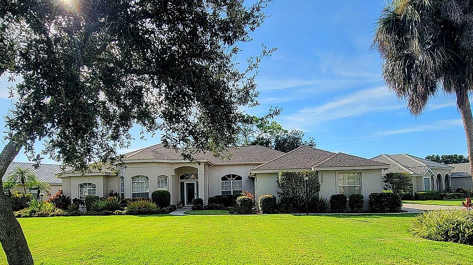 Large 0.41 acre corner lot