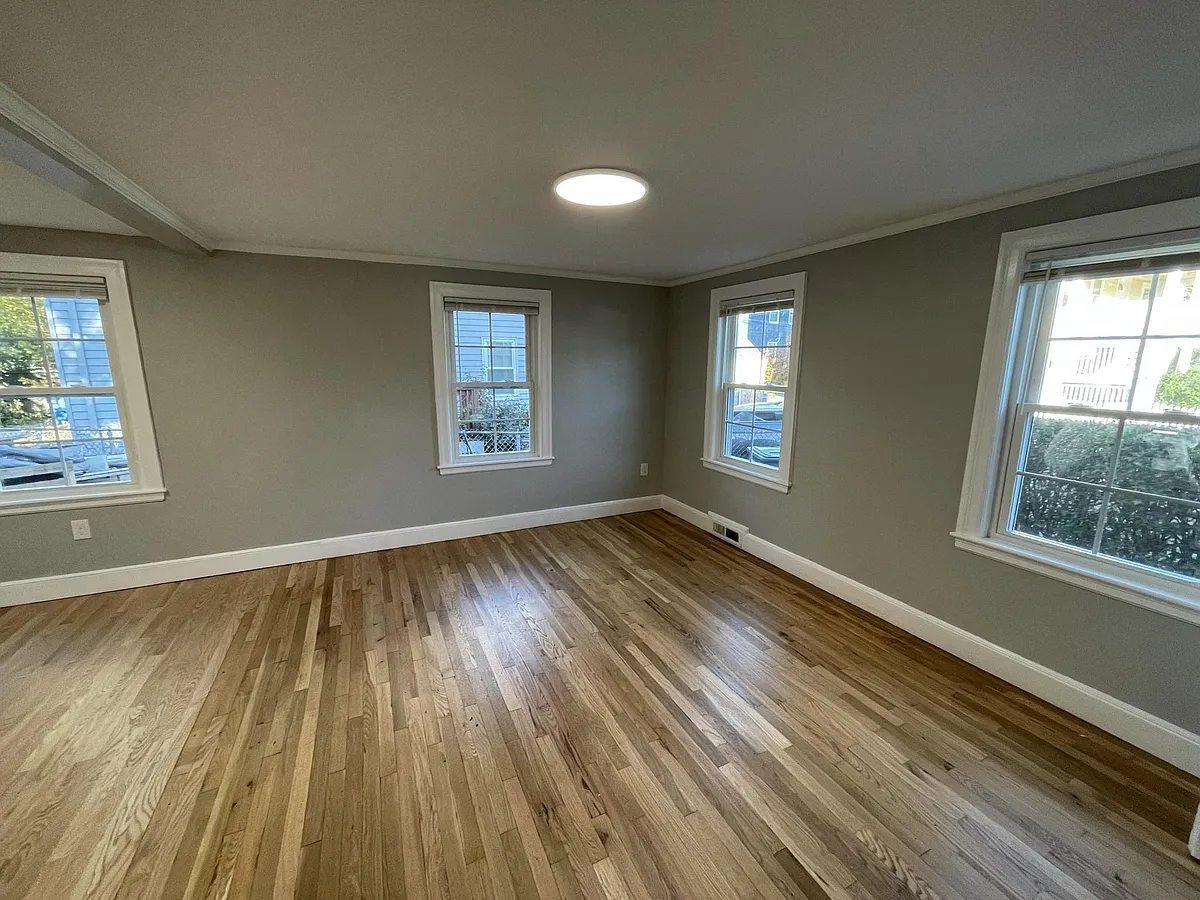 Photo 2 of 17 - 32 Linden Ave #2 - Somerville, MA Building Photo - 32 Linden Ave #2
