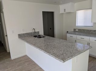 228 Lincoln Ave #B, Bakersfield, CA 93308