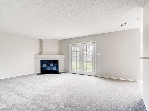 3rd image of 733 King St