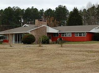 628 E Main St, Seagrove, NC 27341