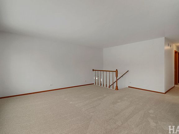 5th image of 34 E Harbor Dr